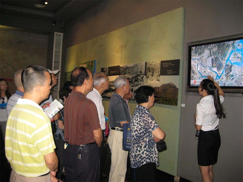 集團公司老干部支部組織老干部黨員參觀福建省曇石山遺址博物館