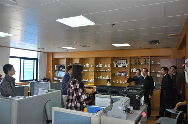 省社領(lǐng)導(dǎo)新春到省農(nóng)資集團(tuán)公司、省福農(nóng)農(nóng)資集團(tuán)公司看望干部職工