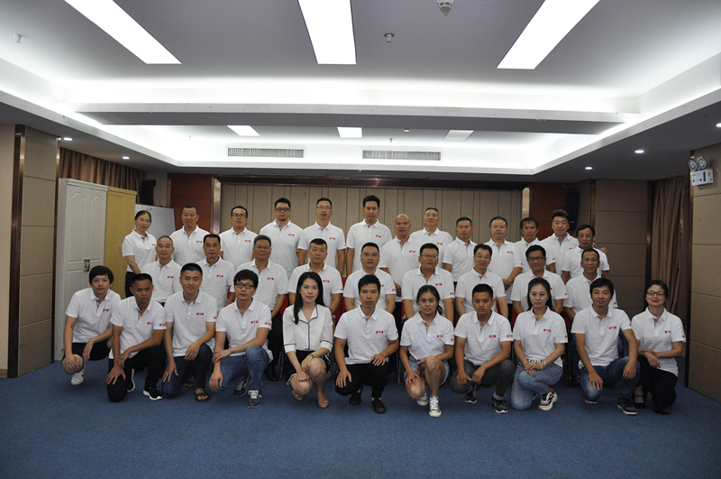 集團(tuán)公司召開撒可富“賦能2019”夏季攻堅(jiān)戰(zhàn)總結(jié)會議