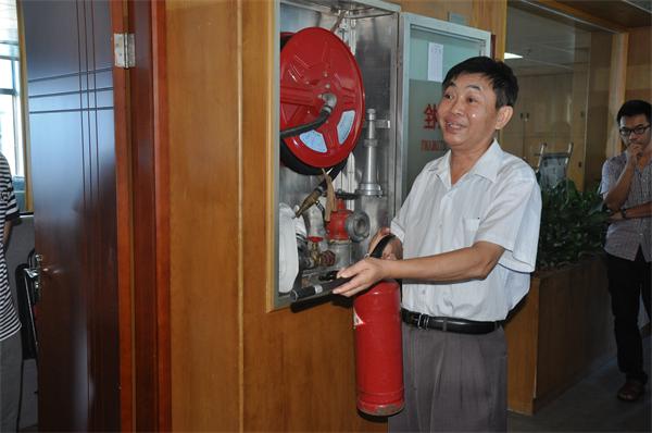 集團(tuán)公司舉辦消防應(yīng)急疏散演練