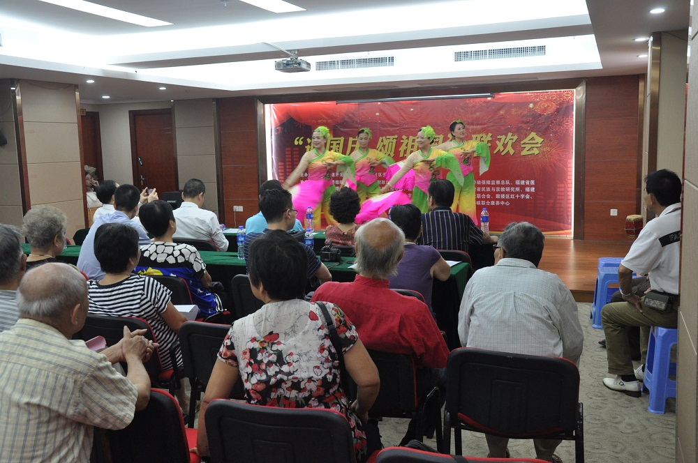 集團(tuán)公司參加開(kāi)元社區(qū)舉辦的“迎國(guó)慶、頌祖國(guó)” 踐行“兩學(xué)一做” 聯(lián)歡會(huì)