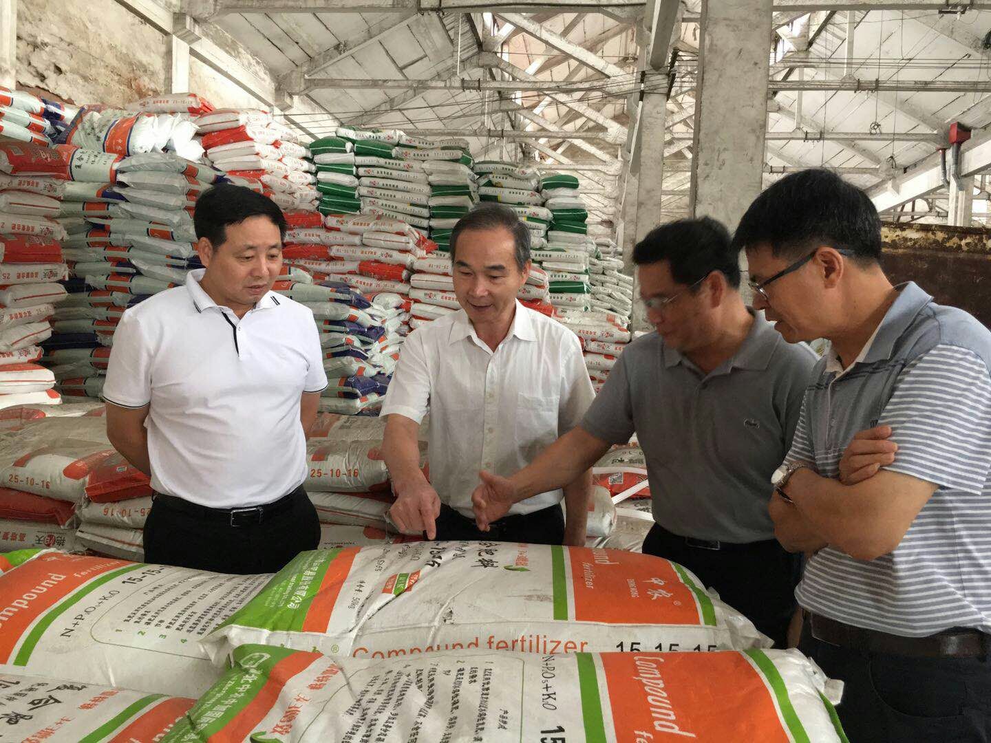 省供銷社黨組成員、紀檢組長鄭恢先 蒞臨省農(nóng)資集團漳州公司調(diào)研