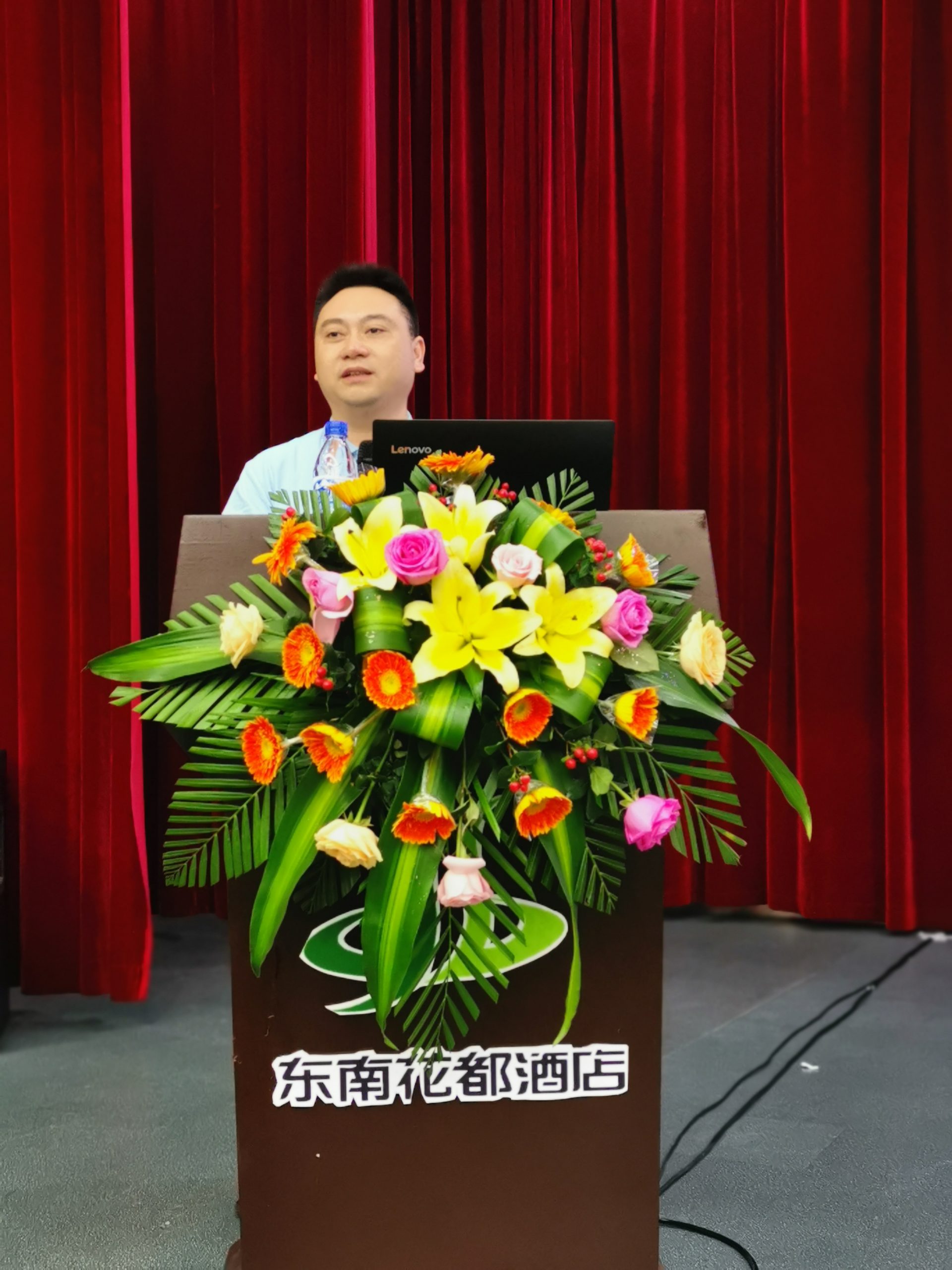 凝心聚力  攜手共贏