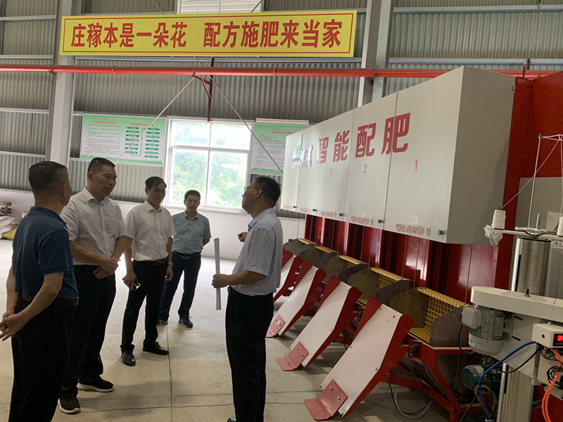 省社黨組成員、副主任占飛豹到閩西公司調(diào)研指導(dǎo)