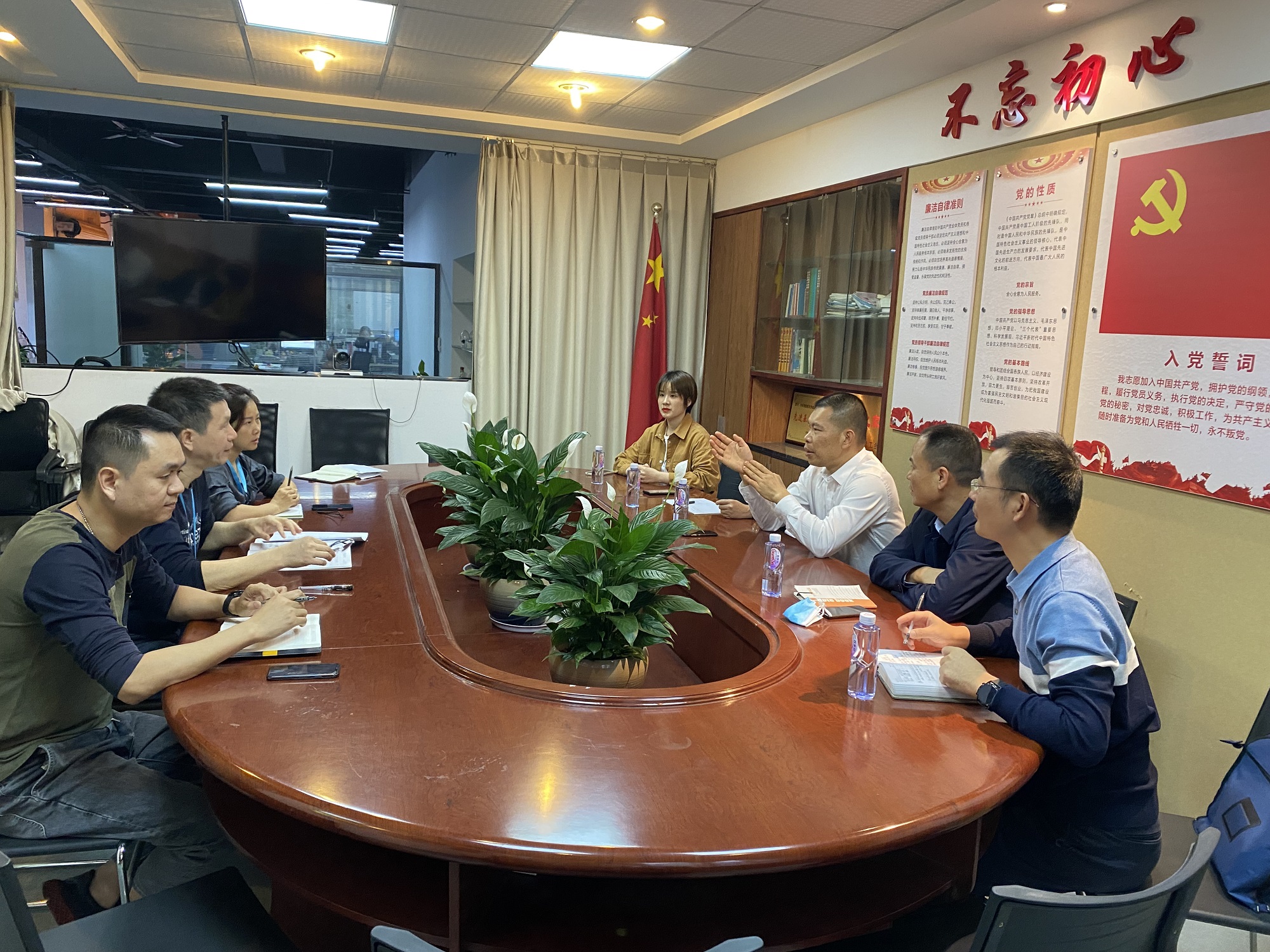 省供銷社黨組成員、副主任占飛豹到廈門公司調(diào)研指導(dǎo)