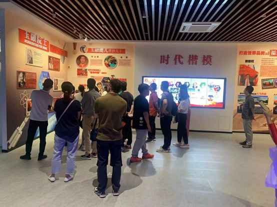 福農(nóng)集團(tuán)黨委開展黨風(fēng)廉政警示教育主題黨日活動